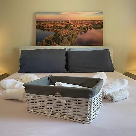 Lotus Home Eleganza E Accoglienza A 曼托瓦 外观 照片
