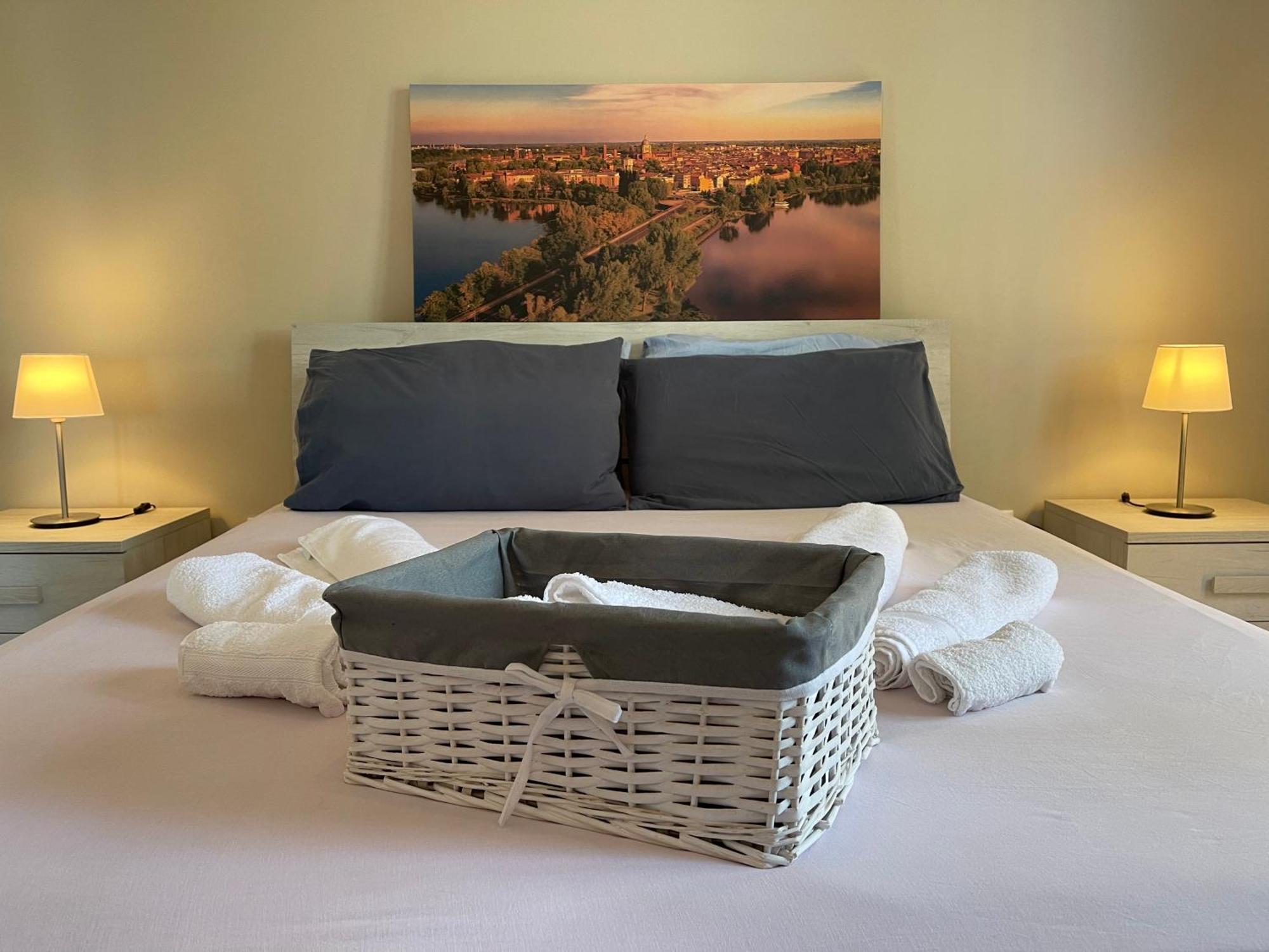 Lotus Home Eleganza E Accoglienza A 曼托瓦 外观 照片